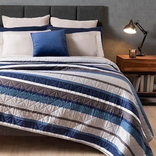 Vianney King Size Comforter - Novo Boston Reversible Quilted Blanket 110x93 Inches - Lightweight Soft Cozy Bedding in Blue and Grey Striped Design for All Seasons