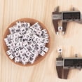 thumbnail image 4 of 20/50/100 piezas de 10 x 10 mm de cuentas acrílicas con letras blancas cuadradas, cuentas espaciadoras sueltas con forma de cubo AZ para hacer joyas, accesorios de bricolaje, 4 of 5