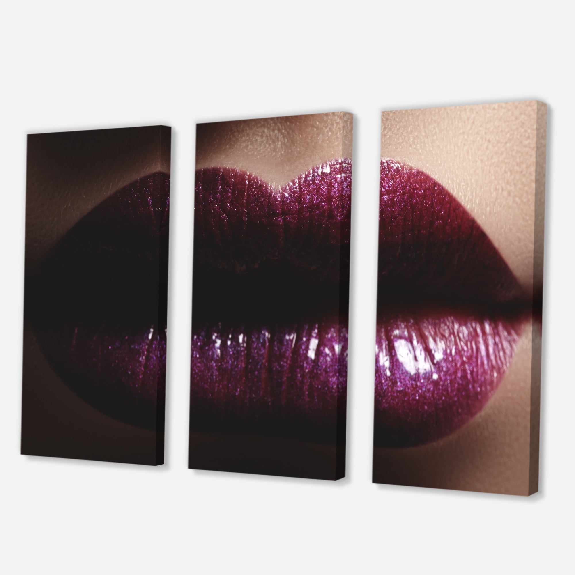 Designart ' Close-Up Of Woman Plump Lips With Glitter ' Modern Canvas Wall Art Print