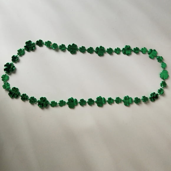 HONMEET 3Pcs Green Saint Patricks Day Necklace Resin Shamrock Pendant for Concerts and Bar Events