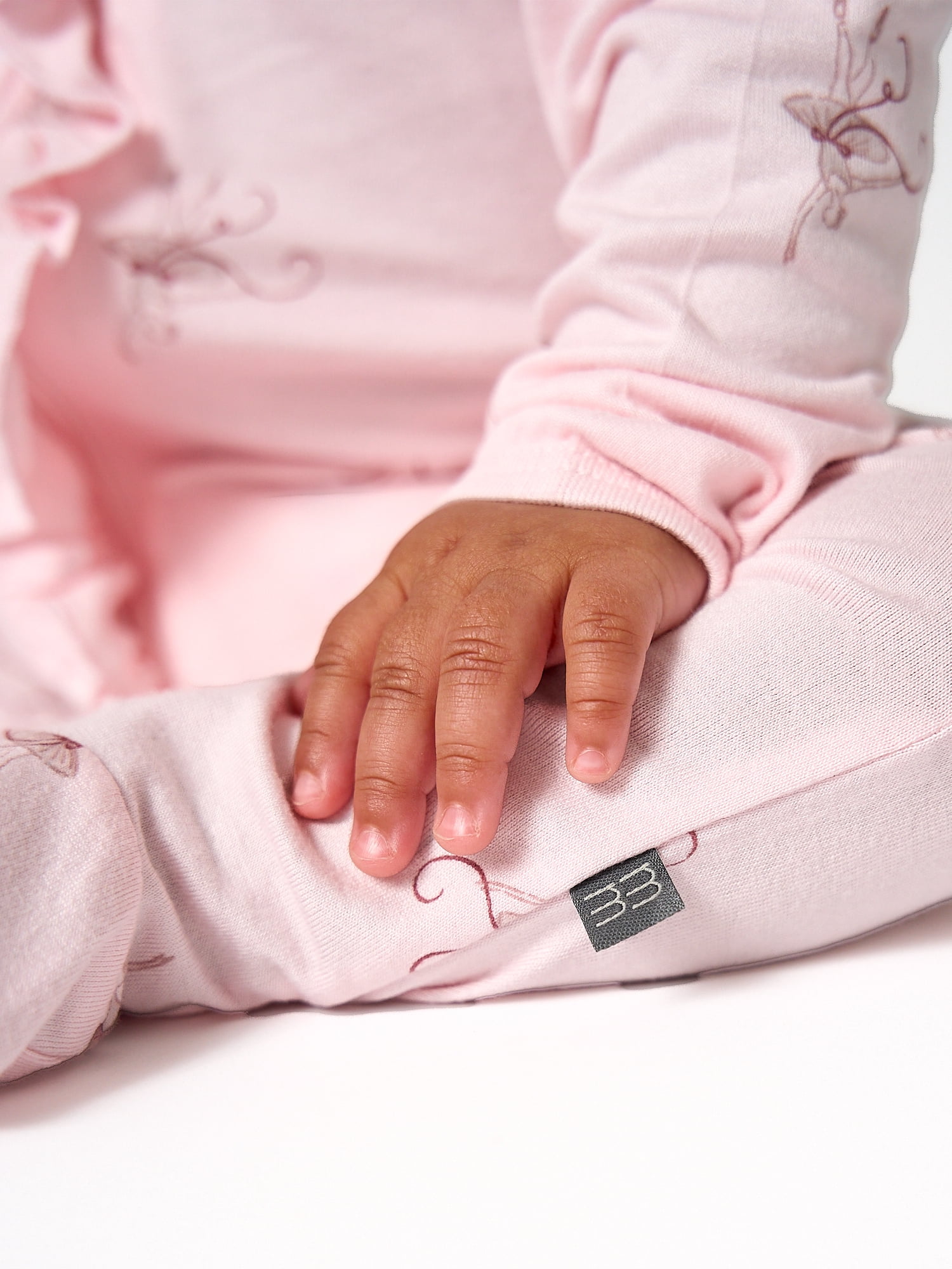 Modern Moments by Gerber Neutral Two-Way Zip Viscose Ruffled Sleep ´N Play Footed Pajamas, Sizes Newborn - 6/9 Months