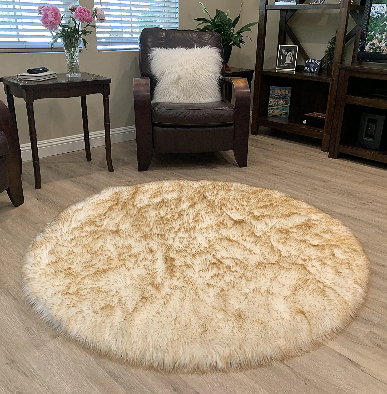 LAMBZY Faux Sheepskin Super Soft Hypoallergenic Silky Round Shag Rug