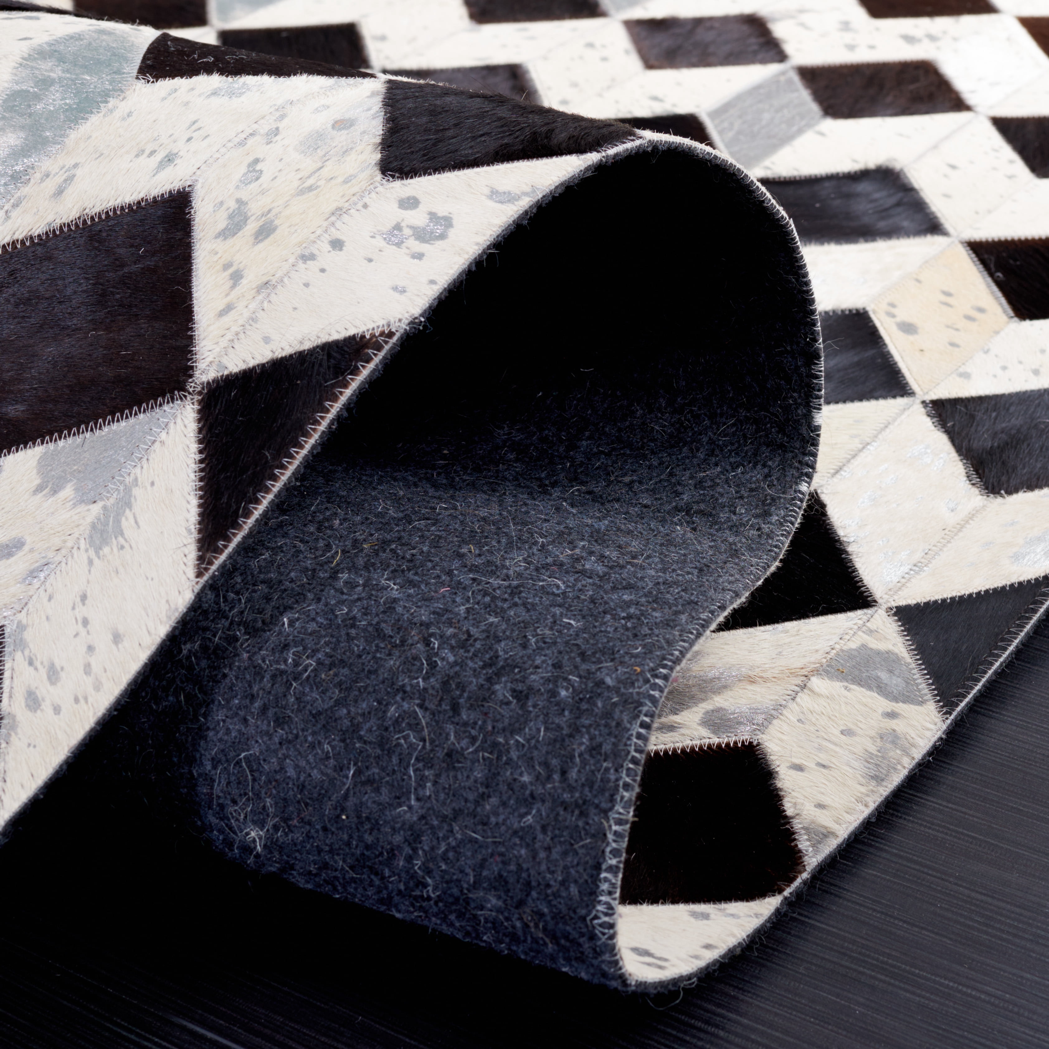 SAFAVIEH Studio Leather Harry Geometric Area Rug, Beige/Black, 5' x 8'