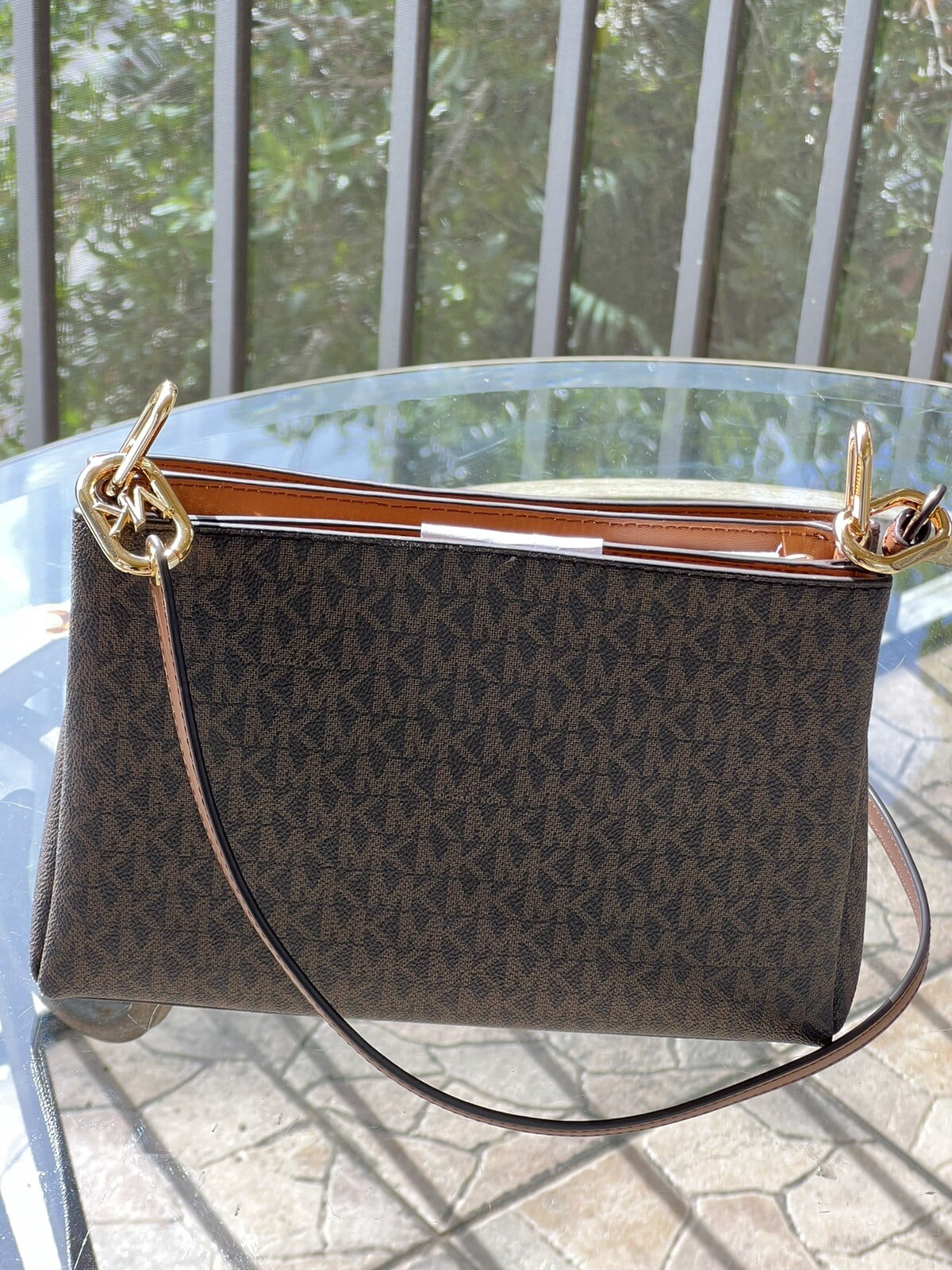 Michael Kors Womens Trisha Medium Pebbled Leather Crossbody Bag