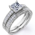 thumbnail image 1 of JeenMata Juego de Novia Estilo Eduardiano con Pavé de 4 Puntas de Moissanita de Corte Princesa de 1,75 Quilates con Diseño de Borde Milgrain en Baño de Oro Blanco de 18 K sobre Plata, 1 of 6