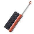 thumbnail image 2 of Cepillo de exfoliante multiusos de doble cara con mango extensible Cama de la alfombra Scrubber Removedor de polvo al aire libre Bañera Herramienta de limpieza Naranja Methold HA012407-01B, 2 of 7