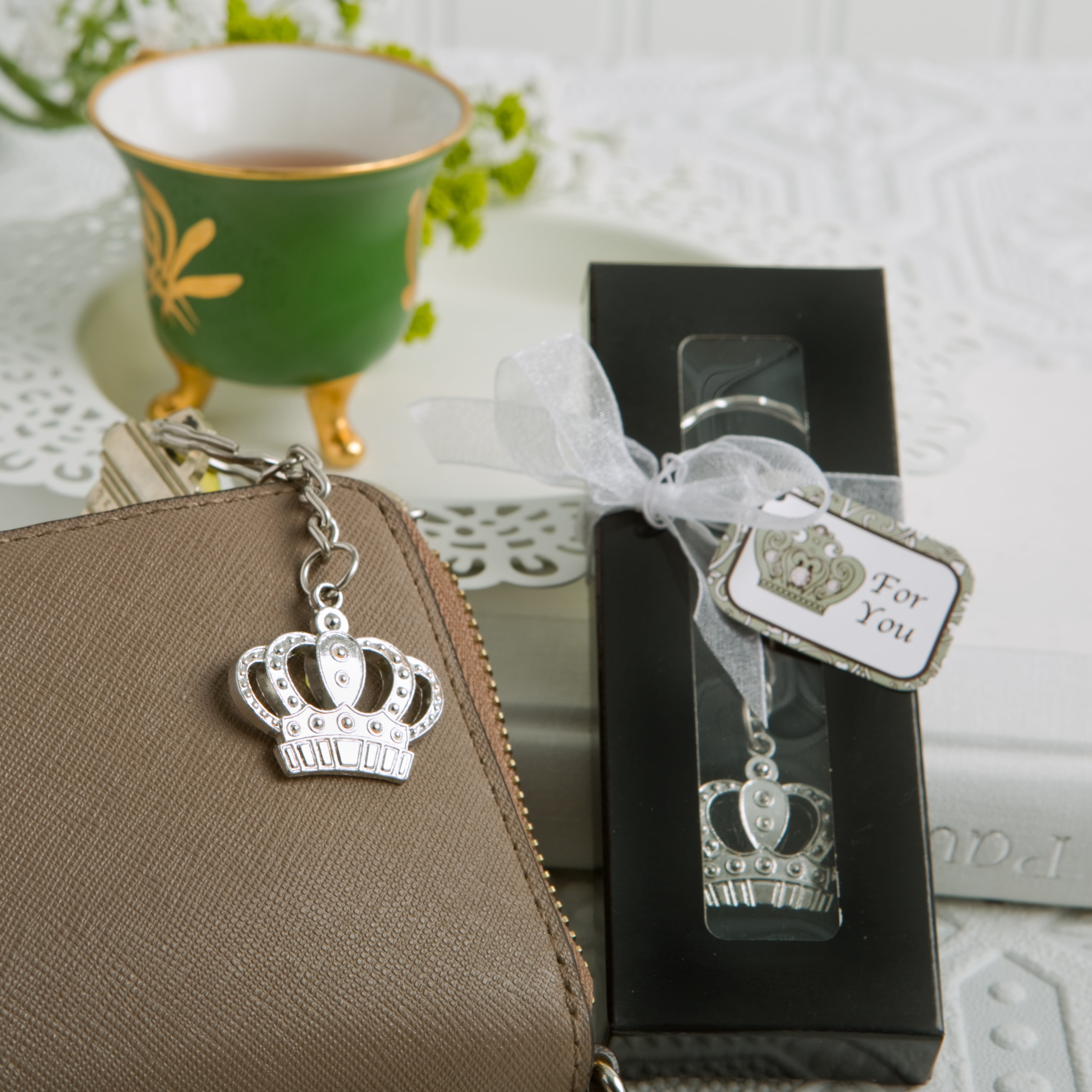 Gold crown cheap keychain favors