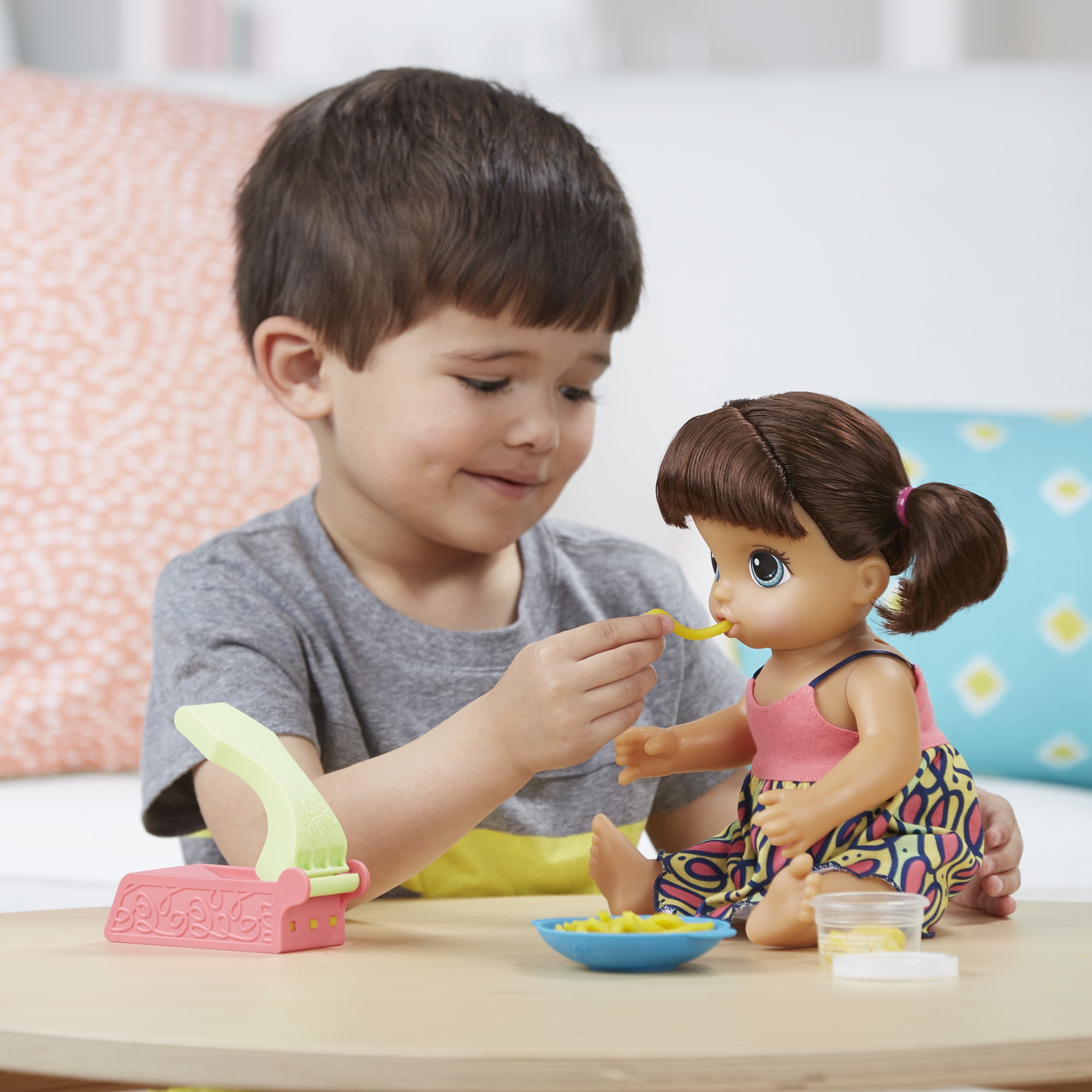 Baby alive 2024 snackin noodles doll