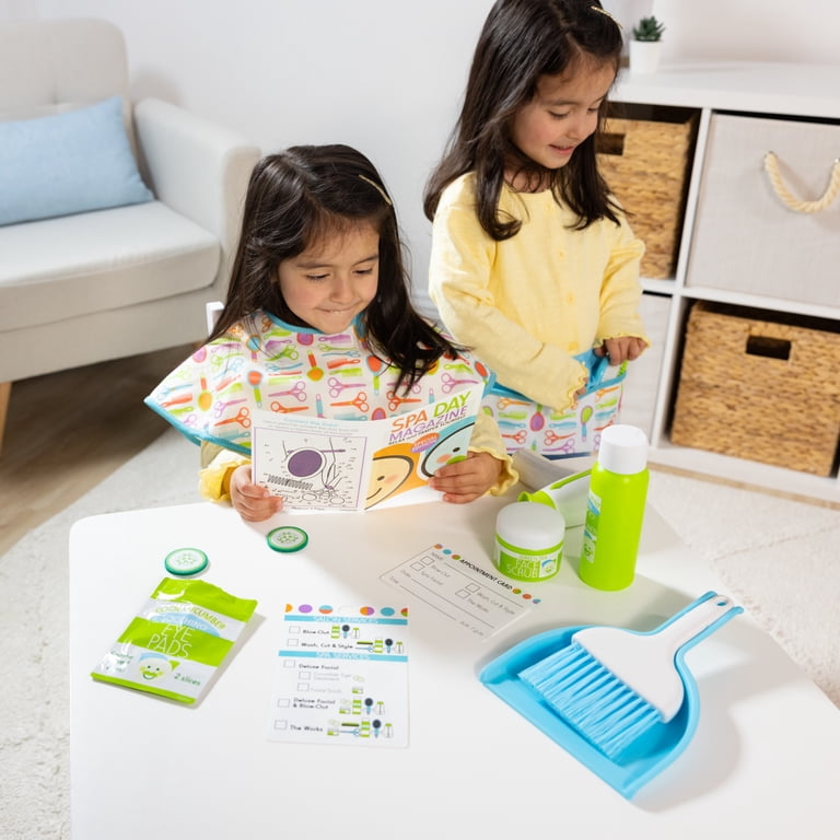 Melissa & Doug Love Your Look Salon & Spa 16-Piece Set photo 5
