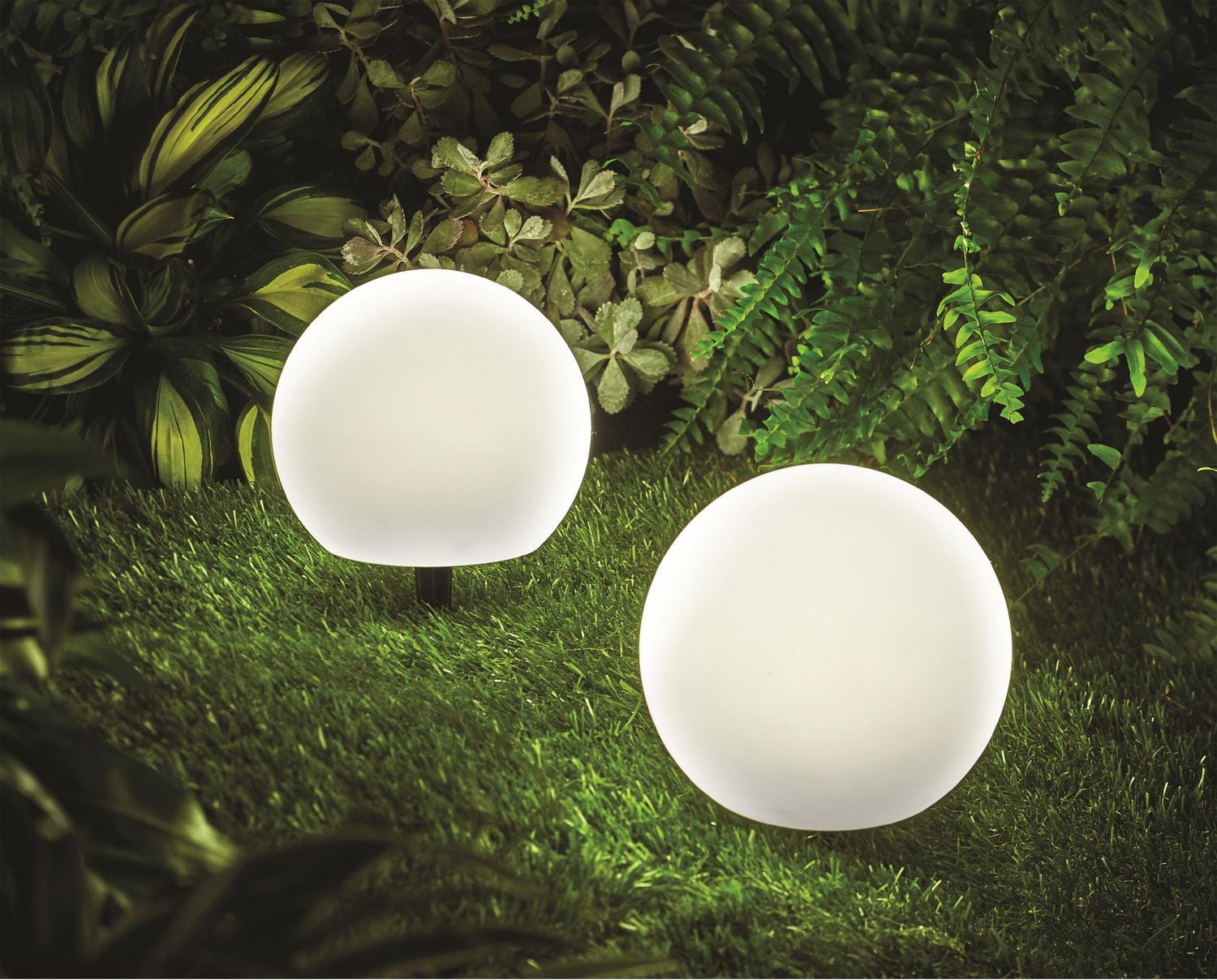 Hometrends ORBE AUX COULEURS CHANGEANTES DE 25,4 cm 24,4 cm x 23,1 cm