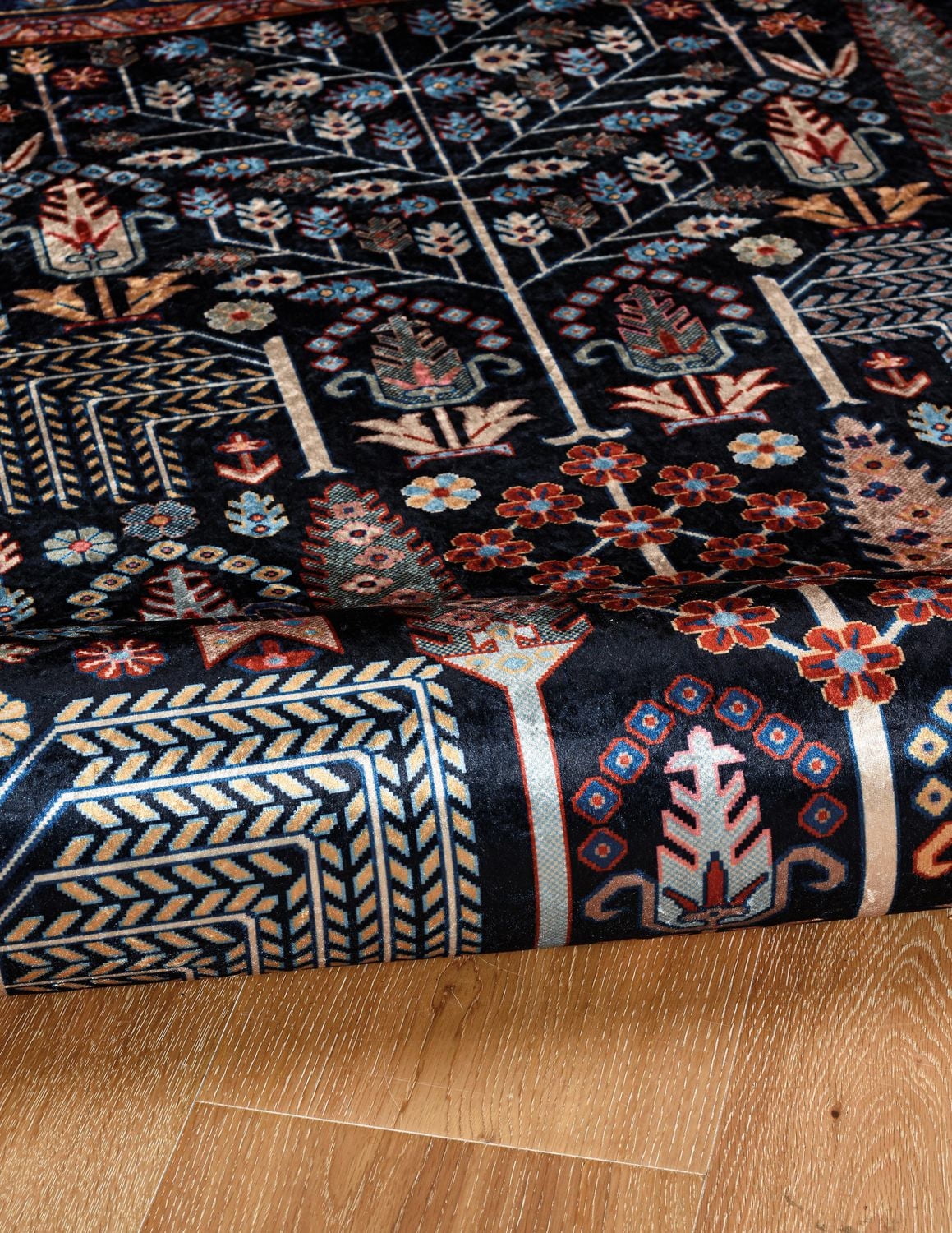 Emerald Martin Red & Navy 2'2" x 3'2" Accent Rug