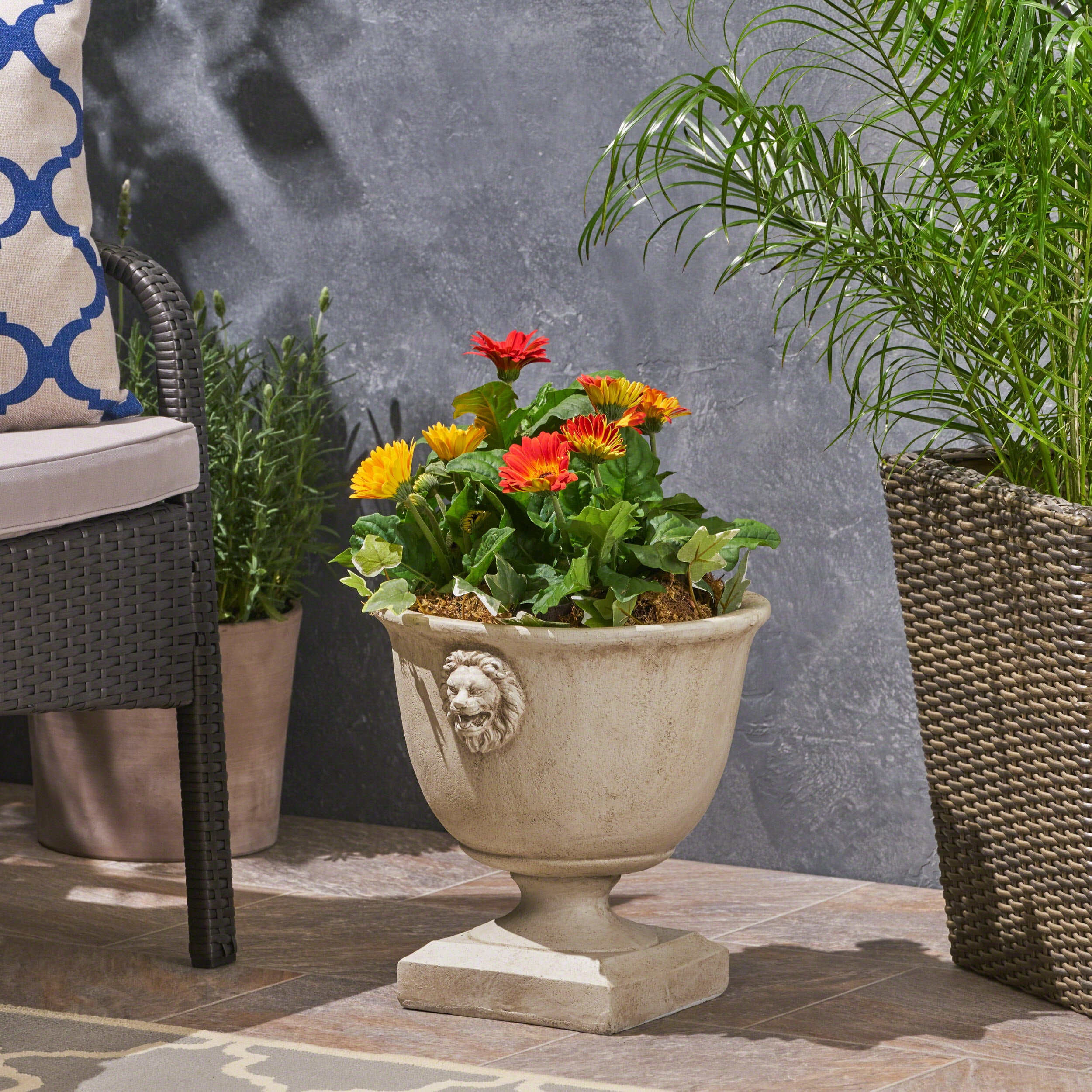 Angelo Chalice Outdoor Roman Light weight Concrete Garden