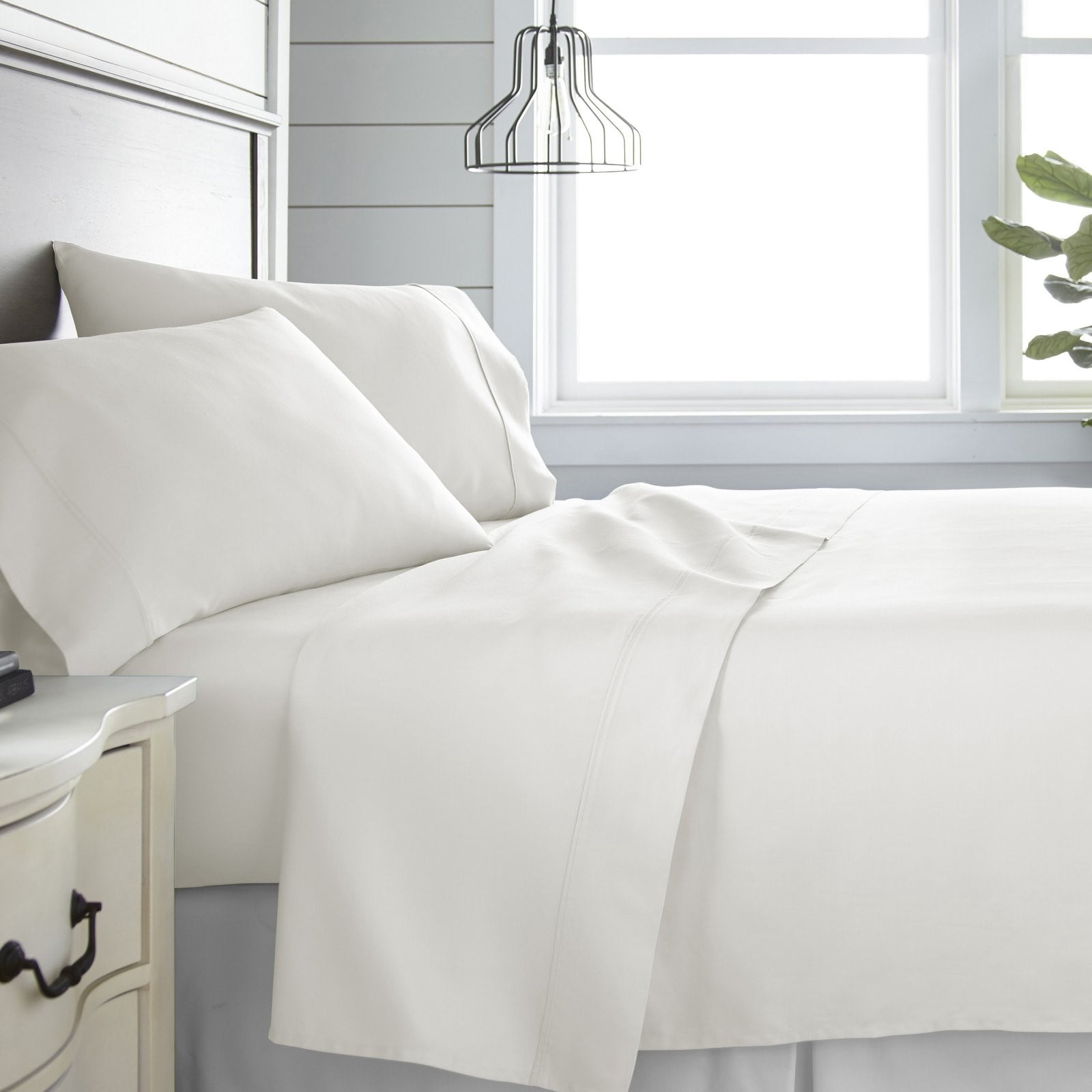 Noble Linens 300 Thread Count 4 Piece Bed Sheet Set - 100% Cotton