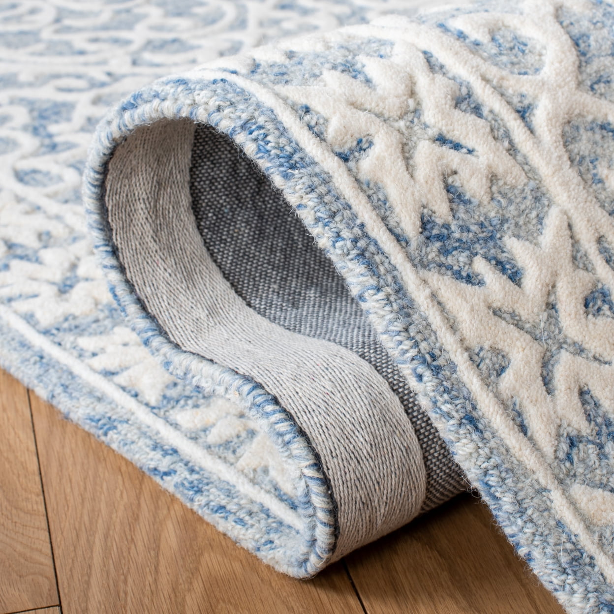 SAFAVIEH Metro Joshua Medallion Area Rug, Blue/Ivory, 4' x 6'