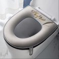 thumbnail image 1 of Paquete de 2 fundas de asiento de inodoro suaves y gruesas con asa para tapa de inodoro, cojín suave y grueso, lavable, se adapta a todos los asientos de inodoro ovalados, 1 of 5