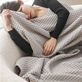thumbnail image 3 of Manta de algodón Bedsure tamaño king para cama: manta de otoño con tejido de gofre, manta tejida suave, ligera y transpirable para el verano, 3 of 6