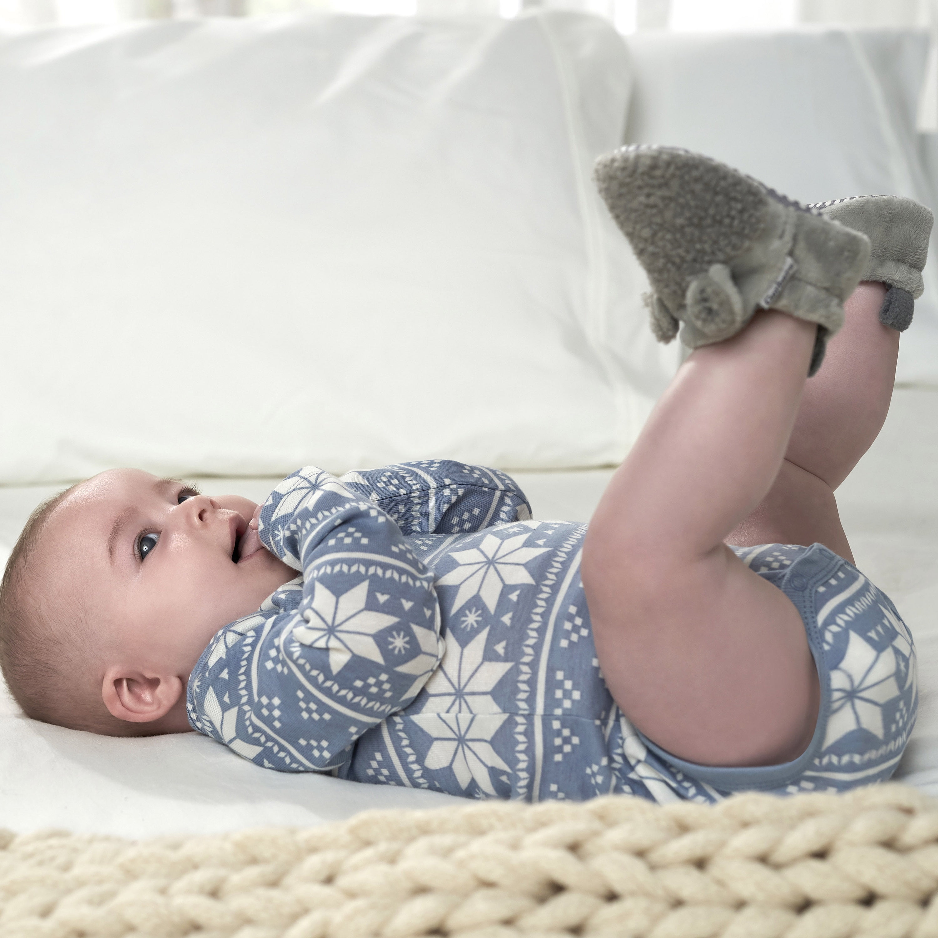 Gerber Baby Gender Neutral Long Sleeve Onesies Bodysuits, 6-Pack, Sizes Newborn - 12 Months