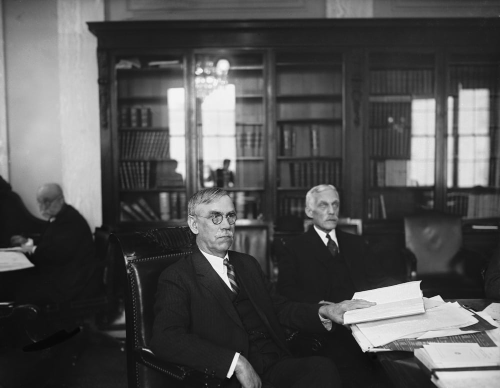 Andrew Mellon History (24 x 18)