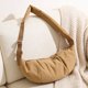 thumbnail image 5 of Bolso bandolera de nailon de gran capacidad | Bolso plisado tipo dumpling para mujer | Bolso acolchado para el día a día, ideal para estudiantes y oficina, 5 of 6