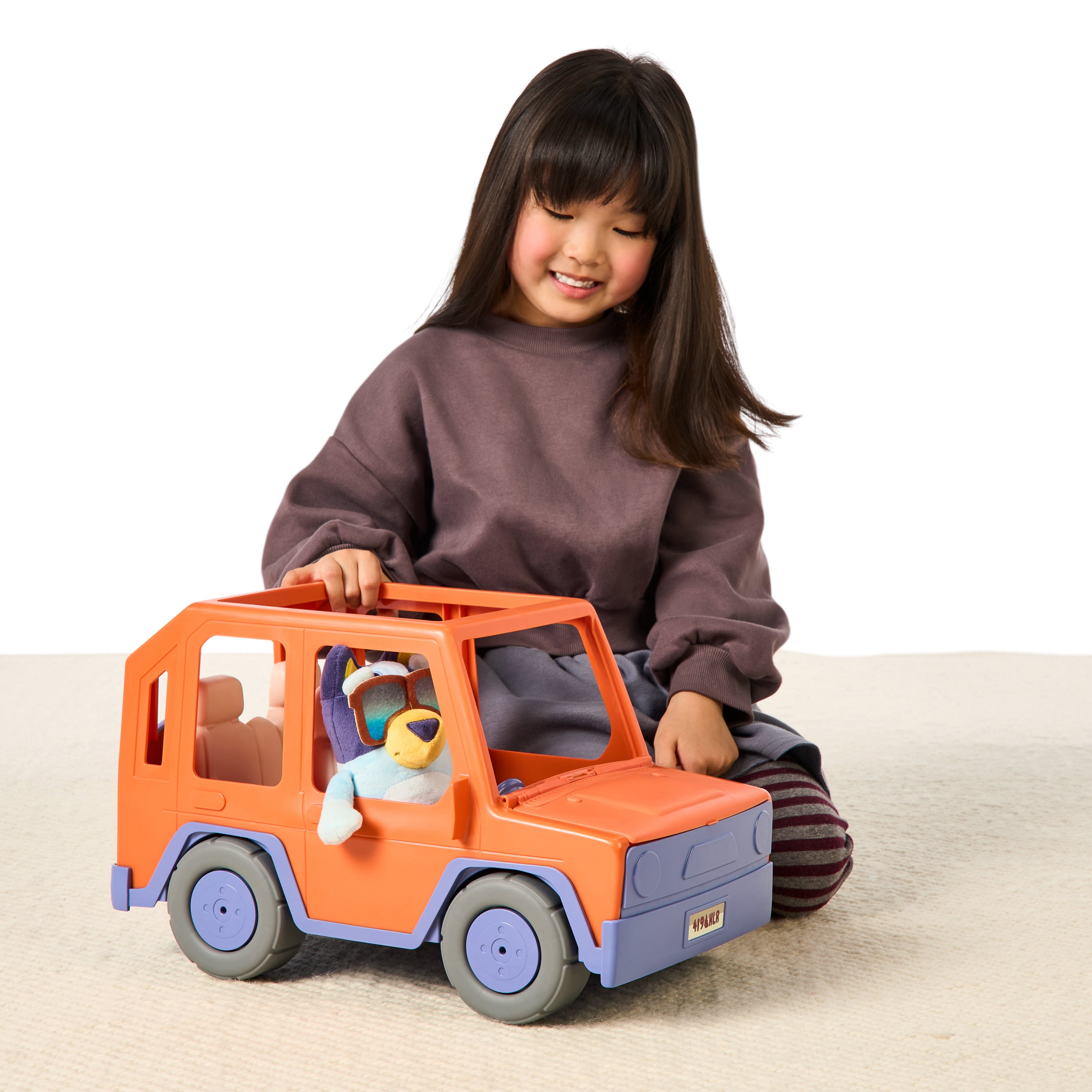 Bluey Buddies Big Heeler 4WD, Take Your Bluey Plushies for A Ride in the Mega Sized Heeler 4WD, Car Fits Up To 4 Plushies, Ages 3+