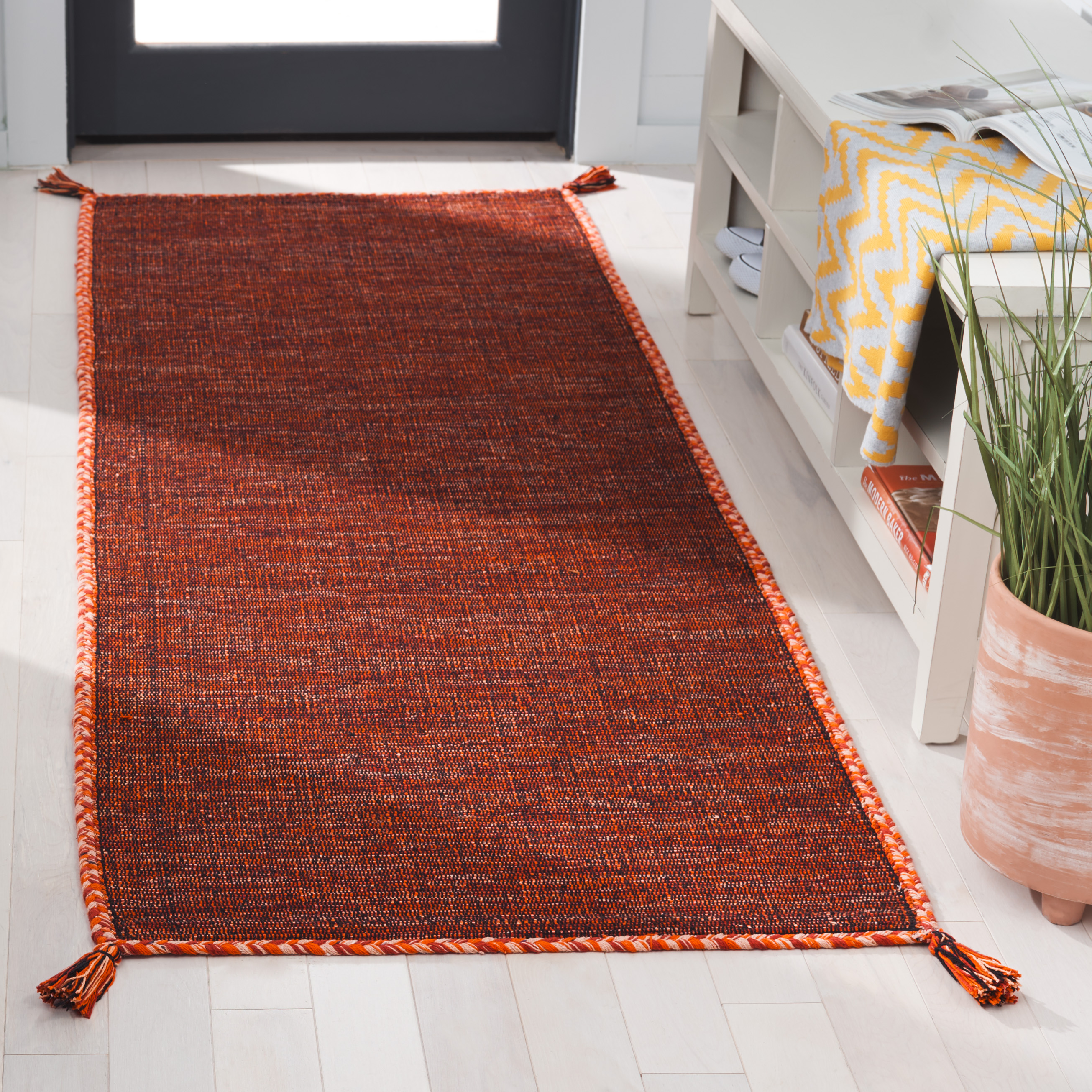 SAFAVIEH Montauk Bijar Solid Cotton Runner Rug, Orange/Black, 2'3" x 8'