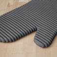 thumbnail image 4 of Juego de Guantes de Cocina KitchenAid Silicona Suave Acanalada Gris Antracita, 4 of 6