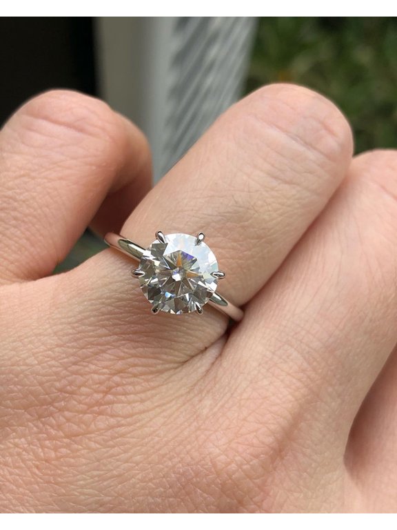 1.5CT Classic Round Cut Moissanite Solitaire Elegant Ring with Prong Setting Timeless Engagement & Promise Ring 925 Sterling Silver