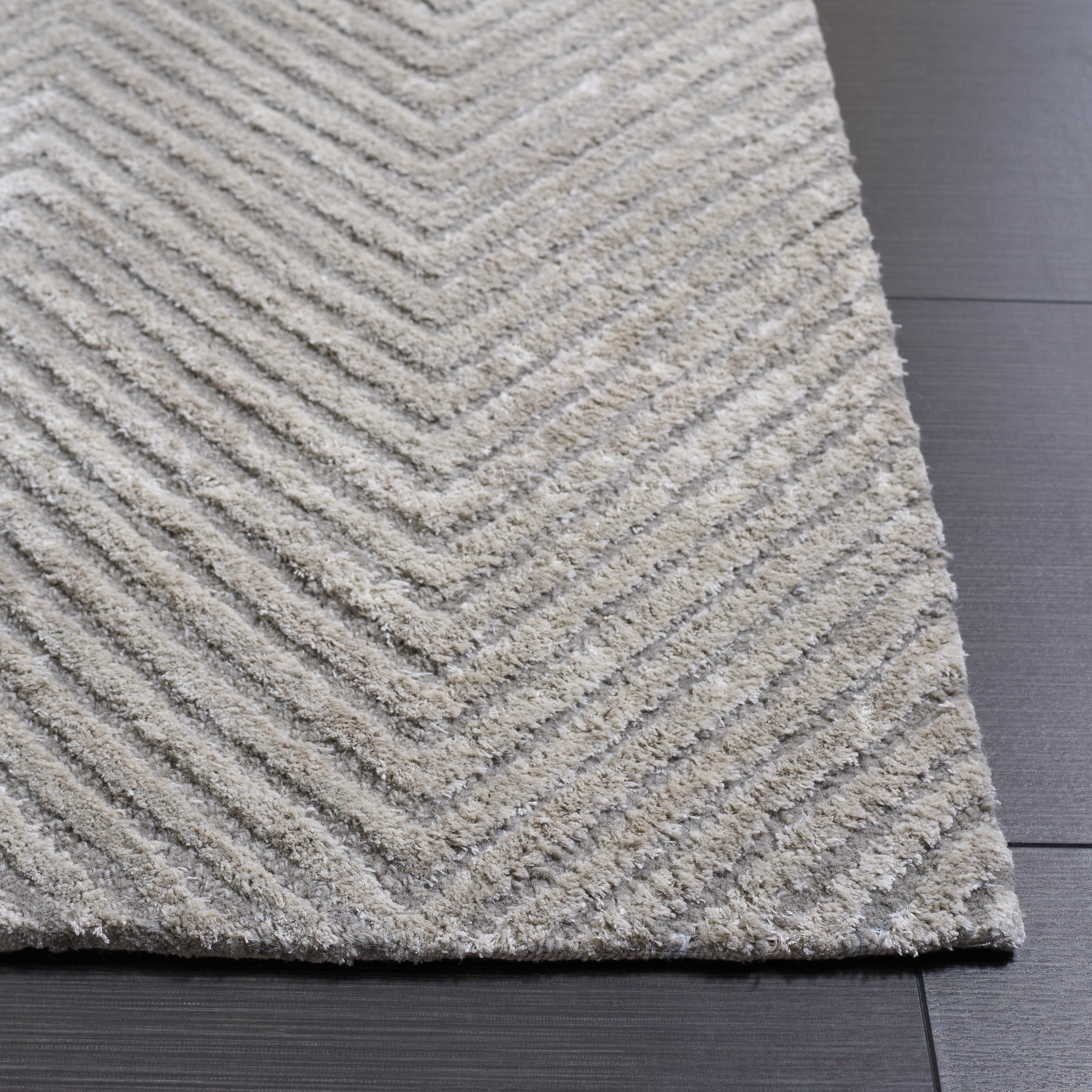 Safavieh Glamour Petar Chevron Area Rug, Silver, 6' x 9'