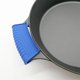 thumbnail image 1 of 1 pieza de silicona antiescaldaduras con clip para guantes de horno, bandeja, olla, plato, cuenco, soporte para calentar olla de sopa, clip fijo y grueso, utensilios de cocina, azul, 1 of 6