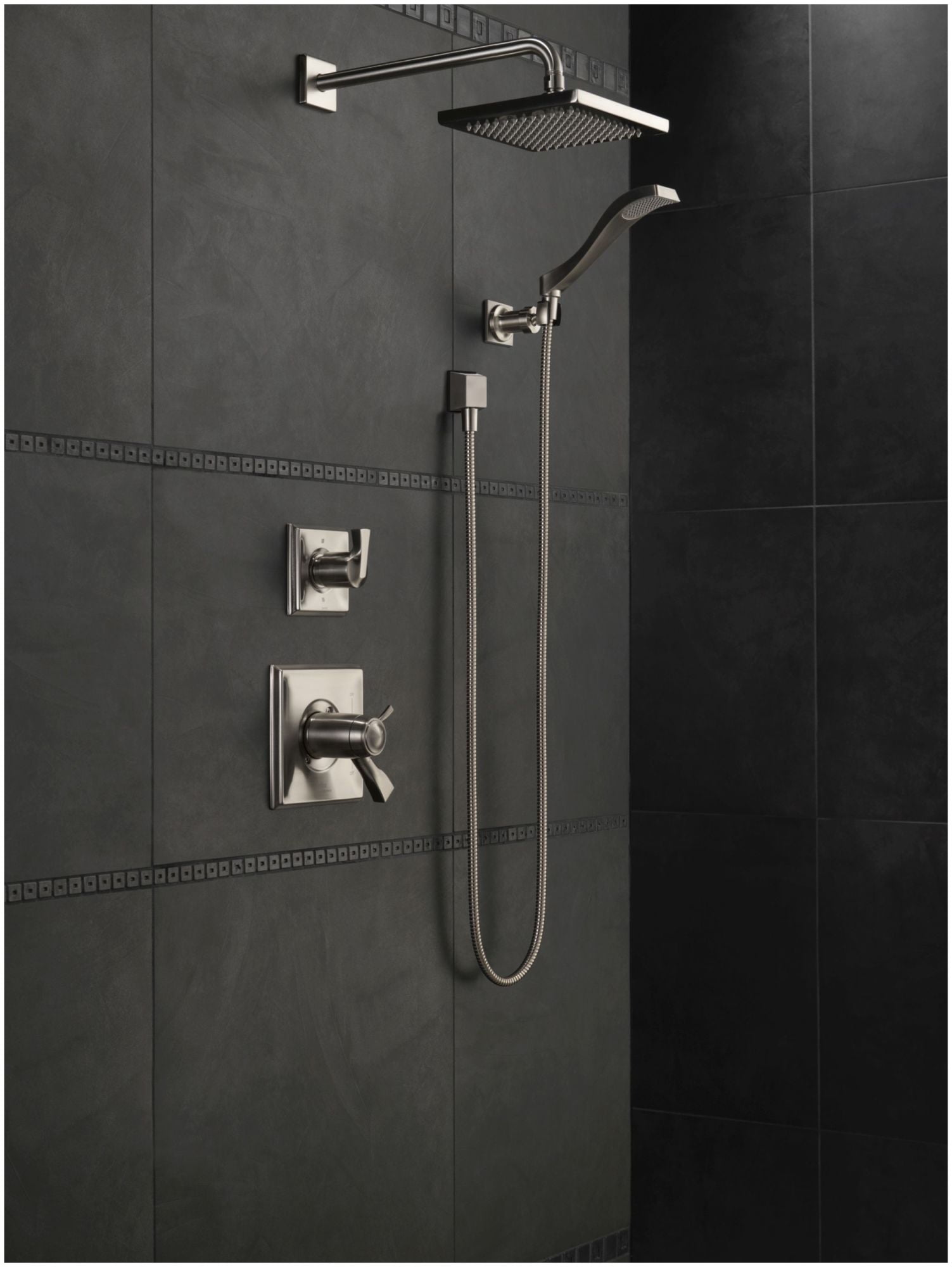 DELTA FAUCET U4010-BL-PK Verstellbare Wandhalterung Für Handbrause In Mattschwarz – Modernes Statement Für Ihr Badezimmer