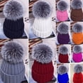 thumbnail image 2 of Bonnet Tricoté pour Femmes Hiver Doublé Polaire avec Faux Pompon, 2 of 6