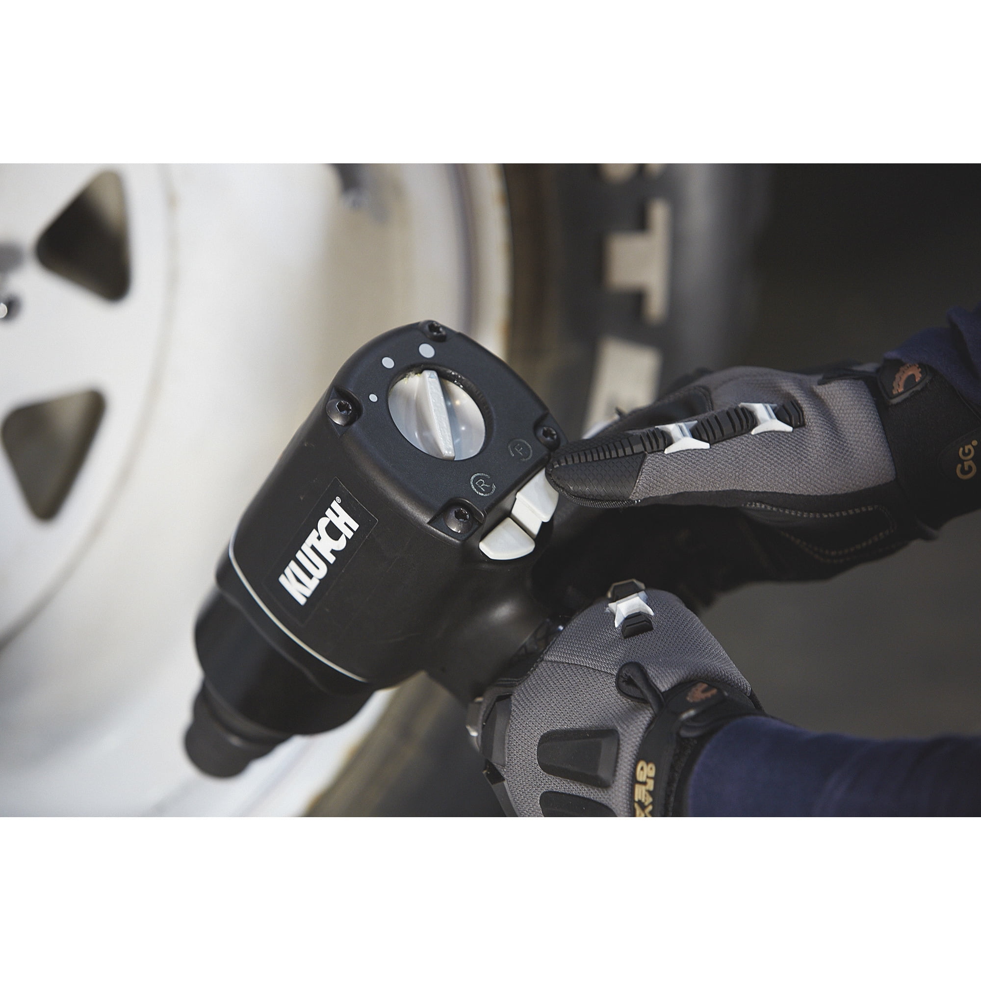 Klutch Air Impact Wrench, 3/4in. Drive, 1500 Ft./Lbs. Torque, 7 CFM