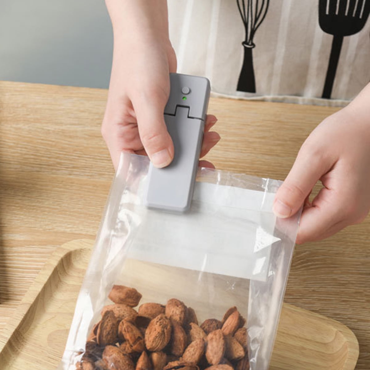 Zunammy Portable Mini Heat Sealer Sealing Machine Impulse Handheld Food Bag - White