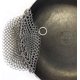 thumbnail image 3 of Limpiador de hierro fundido de acero inoxidable de primera calidad, fregador de cota de malla para sartenes de hierro fundido, sartenes presazonadas, hornos holandeses, sartenes para gofres, raspador, 3 of 7