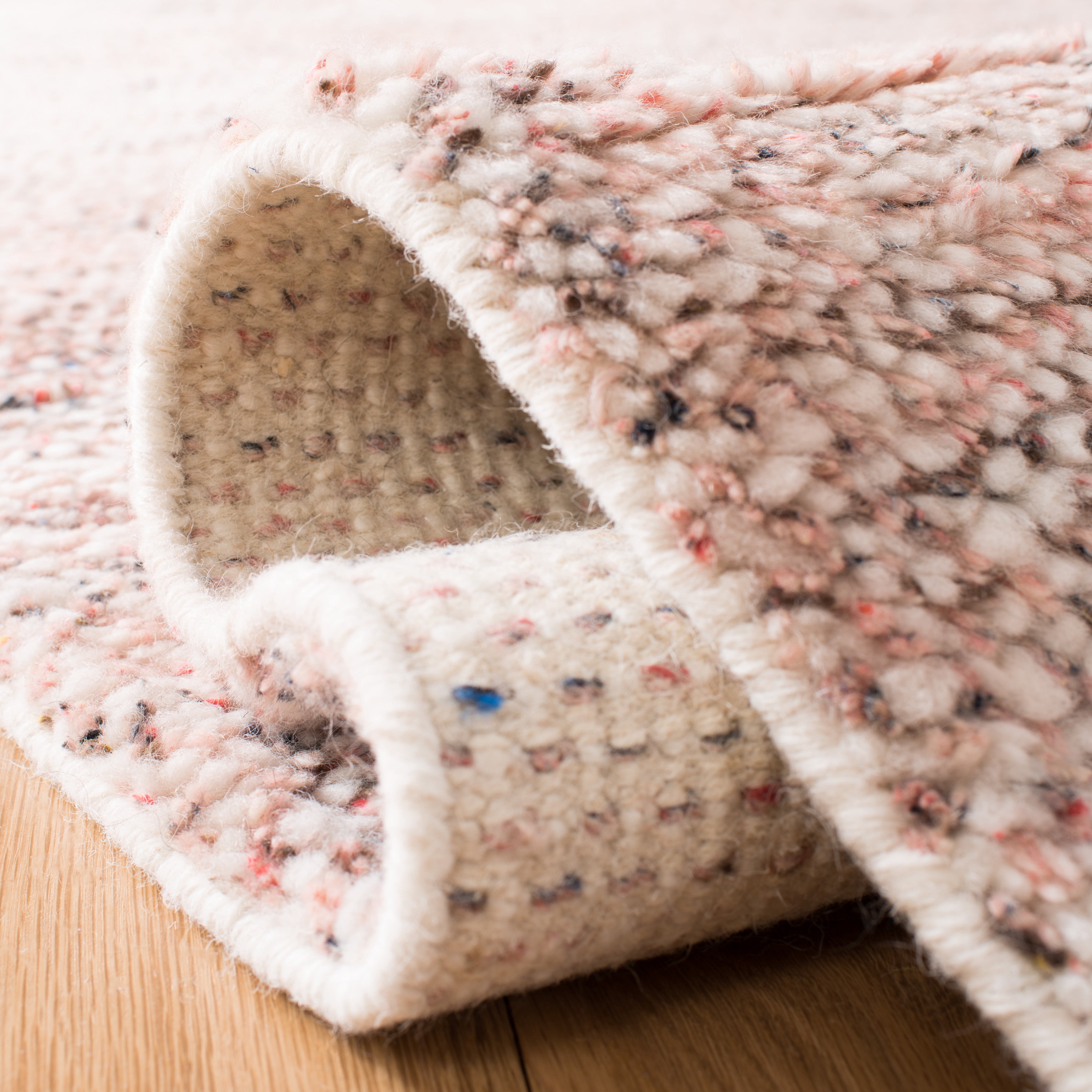 SAFAVIEH Casablanca Axel Solid Wool Shag Runner Rug, Red, 2'3" x 8'