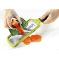 thumbnail image 4 of Mandolina cortadora manual multifunción con mango para alimentos y cuchillas ajustables, apta para lavavajillas, talla única, color verde, 4 of 5