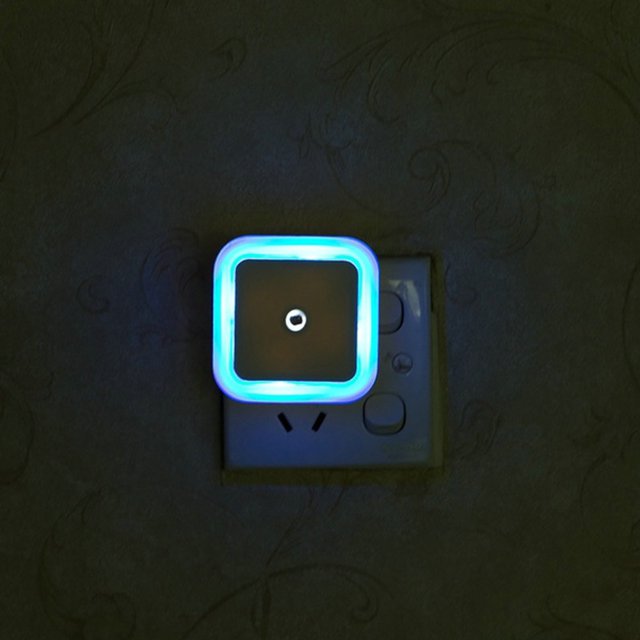 Agiferg 0.5W Plug-in Auto Sensor Control LED Night Light Lamp for Bedroom Hallway White