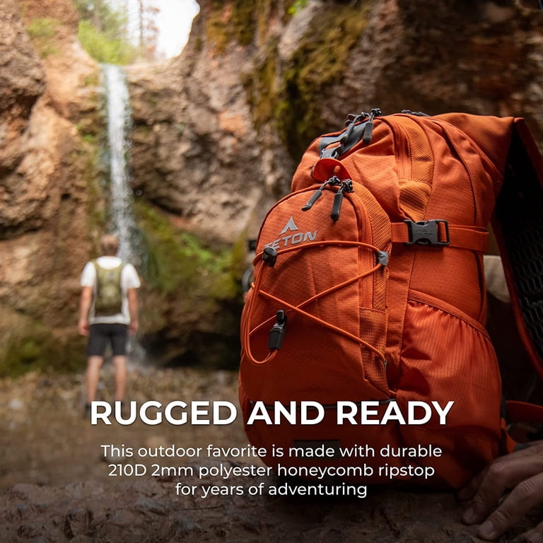 Teton Oasis 18L Hydration Pack with 2L Bladder photo 6
