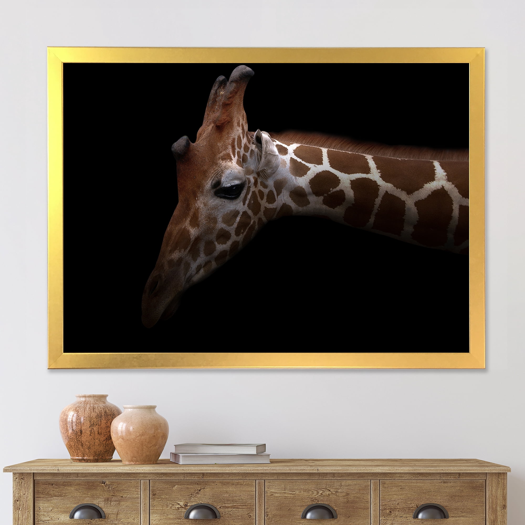 Designart 'Close Up Portrait of A Giraffe VIII' Farmhouse Framed Art Print
