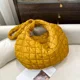 thumbnail image 3 of Bolso de mano de lujo con diseño de nube plateada plisada de Corea, bolso cruzado fruncido de diseñador, bolso de hombro de moda 2024, bolsos de mano grandes para mujer, 3 of 5
