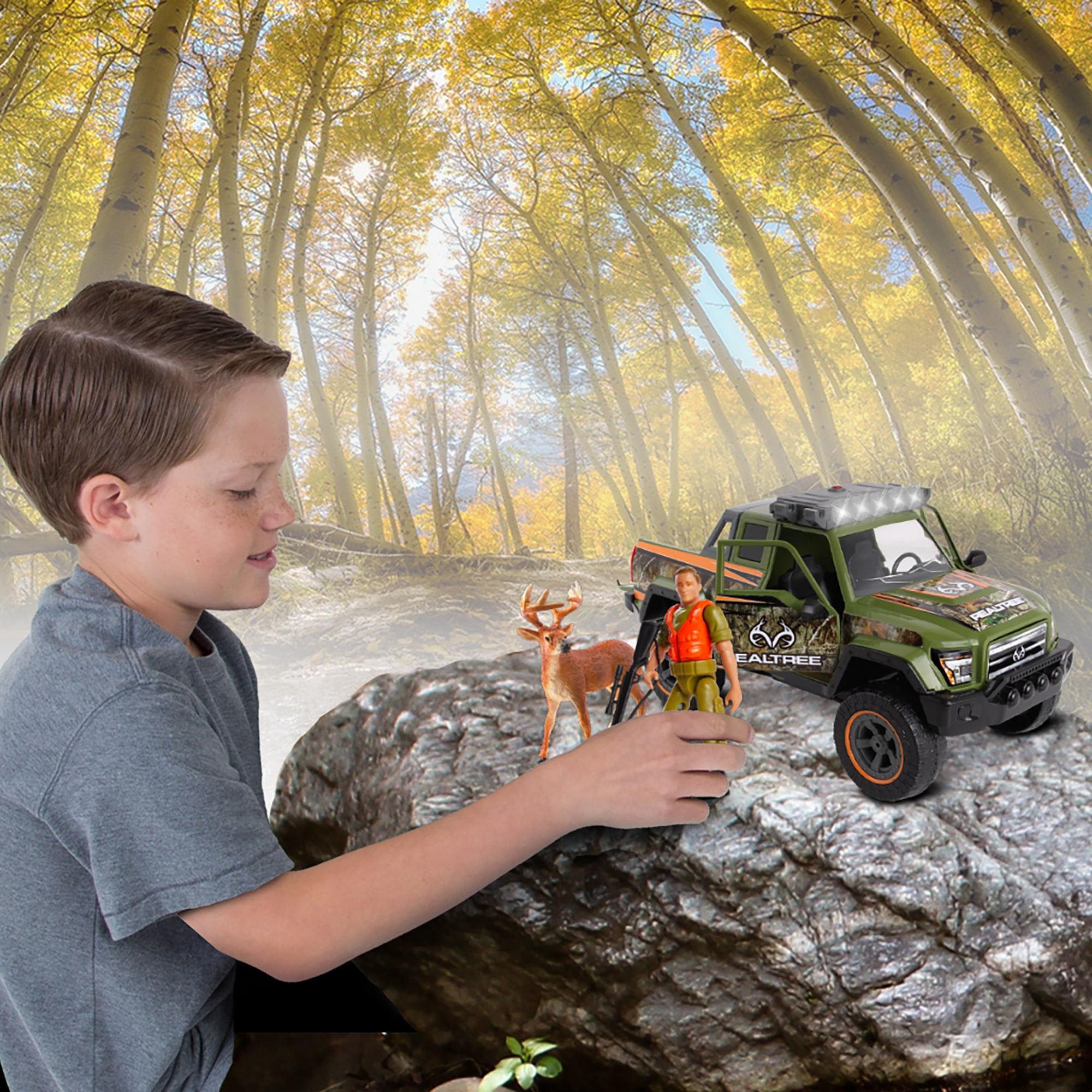 NKOK RealTree 1:18 Scale: Buck Hunting Playset - 4 Piece Friction Powered Lights & Sounds Truck Playset, RealTRee Edge Camouflage, Buck Hunting #21721,  Officially Licensed, For Kids Ages 3+