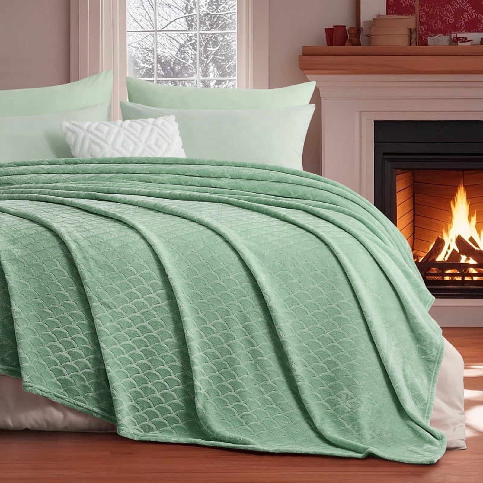 Aisbo Brushed Flannel Blanket Winter Green Queen, Super Soft and Cozy Blankets All Season Use