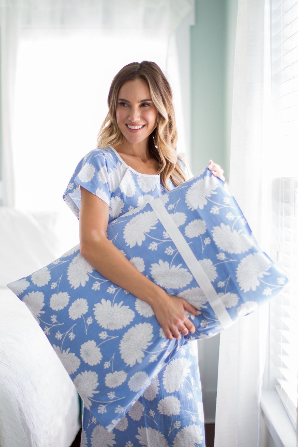 XXL prepregnancy 18-24, Nicole Gownie with Matching Pillow case Designer Hospital Gown Labor Kit Gownies