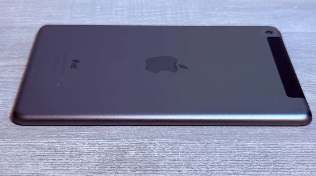 Pre-Owned Apple iPad Mini 2 32GB with Retina Display Wi-Fi Tablet - Gray