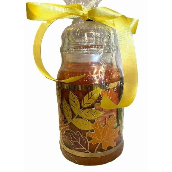 Yankee Candle Autumn Leaves Large Original Jar Candle with a Metal Leaves Jar Candle Holder with a Wooden Base 2-pc Set