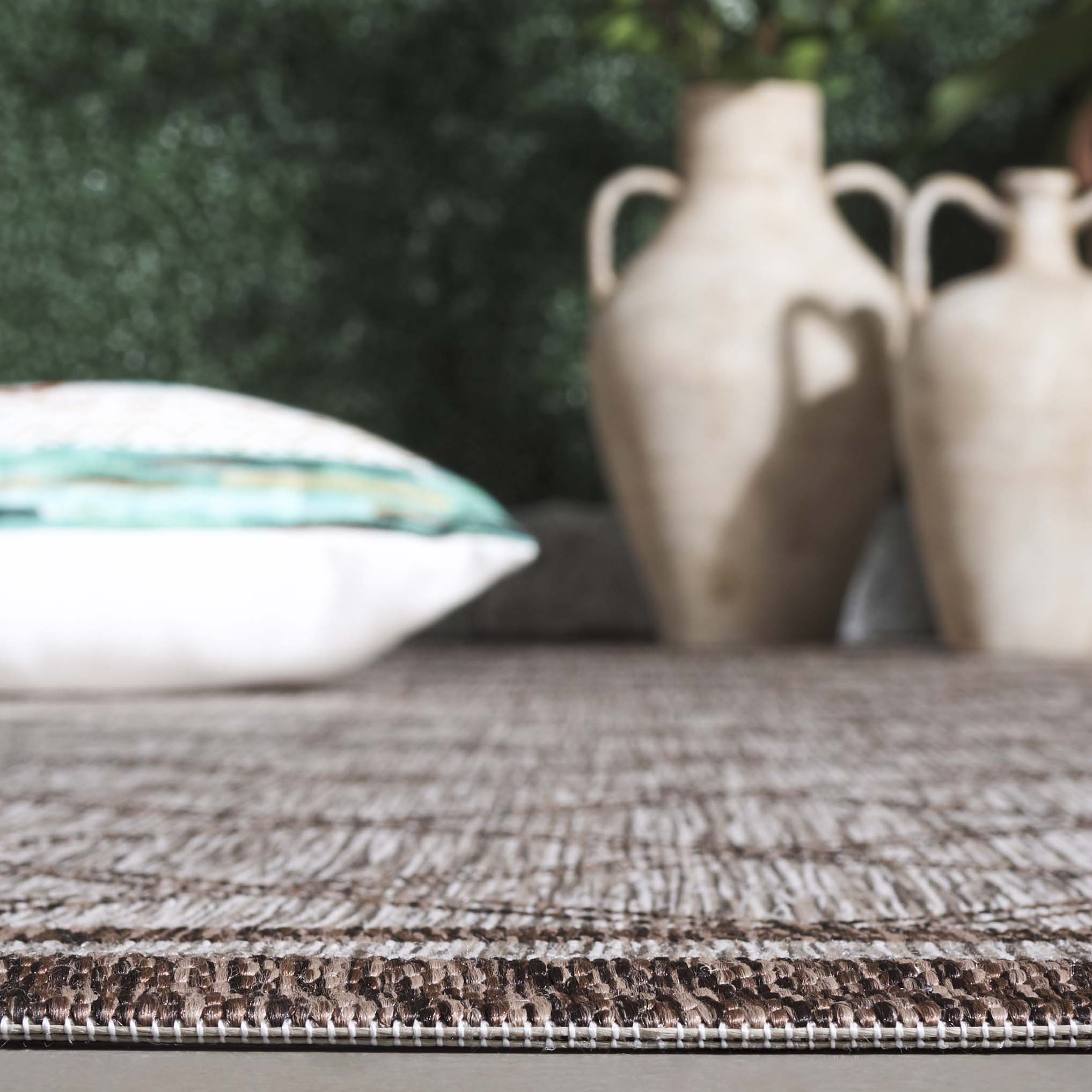 SAFAVIEH Courtyard Sheeva Diamond Indoor/Outdoor Area Rug, Beige/Brown, 5'1" x 7'6"