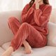 thumbnail image 2 of EVNISI-Conjunto de Pijama de terciopelo para mujer, Top suelto y pantalones de cintura elástica, traje de lana cálido informal para el hogar, otoño e invierno, 2023, 2 of 4