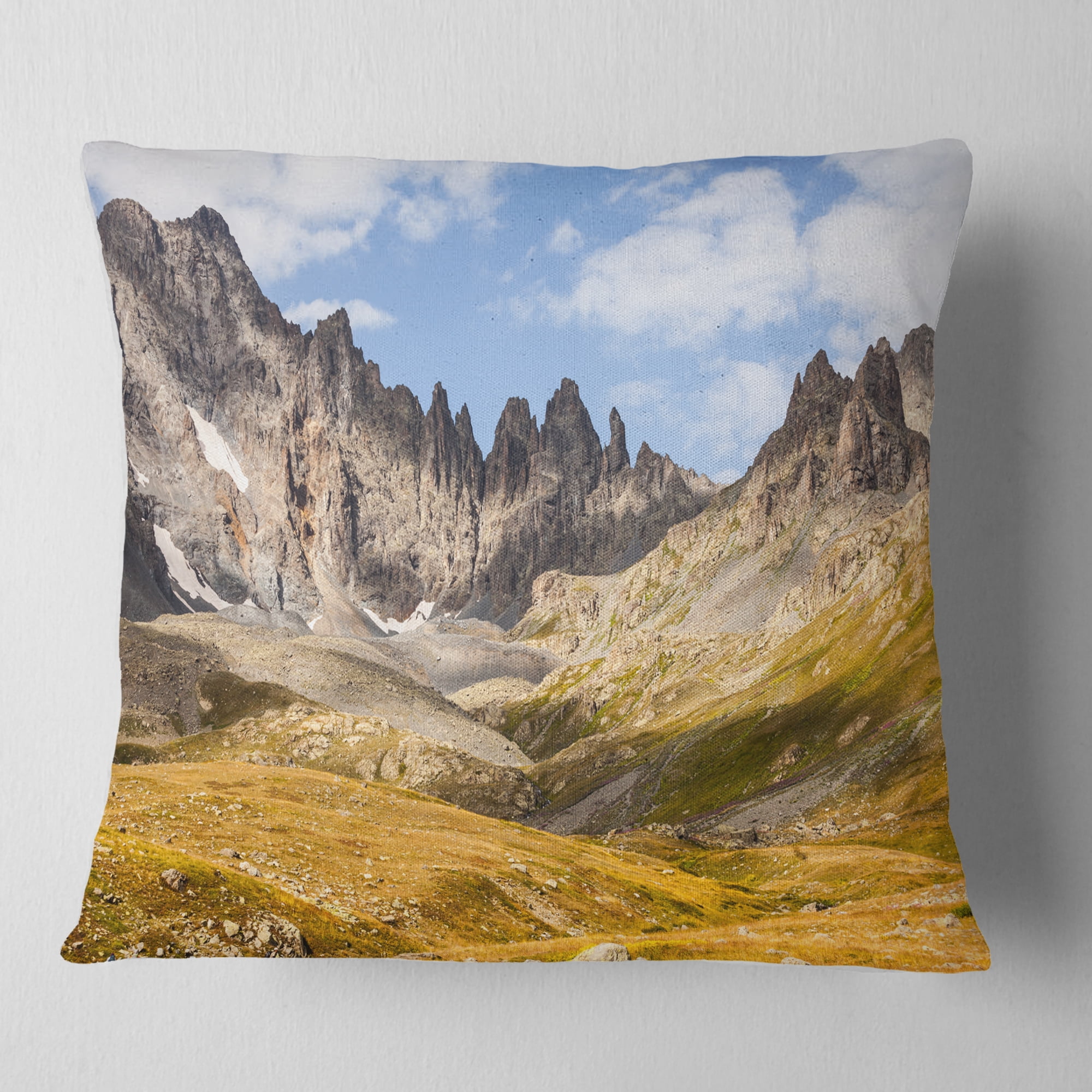 Designart Hills and Valleys in Golden Morning - Landscape Photography Throw Pillow - 18x18