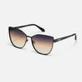 thumbnail image 2 of Quay Australiana en Persecución Cat Eye Sunglasses, Negro/amapola Del Anochecer, 2 of 3