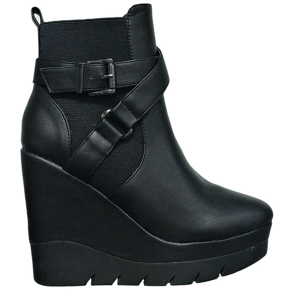 wedge lug boot